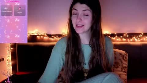 _just_a_simple_girl online show from February 19, 2026, 3:13 am