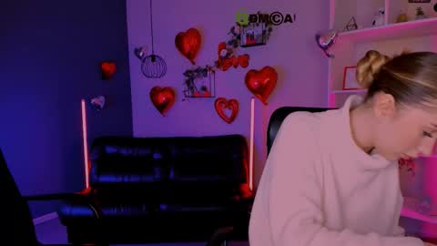 _kellykitten_ online show from February 23, 2026, 9:39 am