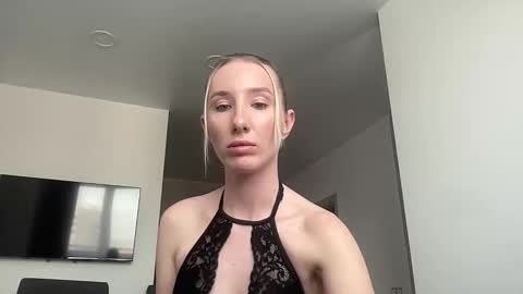 Kelly  online show from April 15, 2026, 11:17 am
