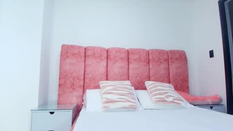 Kendall online show from November 14, 2025, 11:53 am