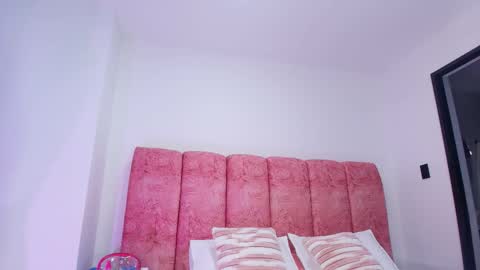 Kendall online show from November 26, 2025, 11:55 am