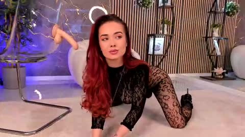 Snapshot of _kim_possible_ chatting on February 27, 2026, 4:18 pm Kim online show from February 27, 2026, 4:18 pm