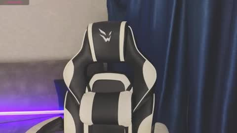 Molly   Emily online show from September 14, 2025, 5:34 pm