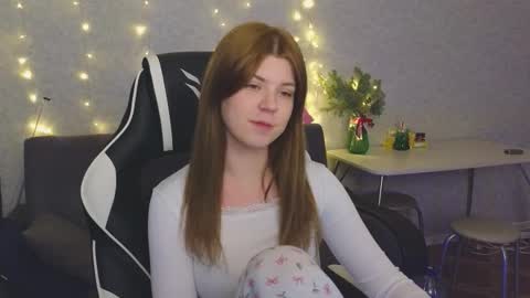 Molly   Emily online show from January 6, 2026, 6:11 pm