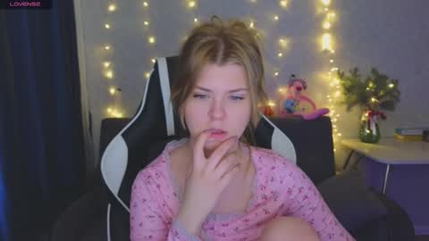 Molly   Emily online show from February 4, 2026, 6:08 am