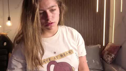 Snapshot of _kitten_1 chatting on January 12, 2026, 2:22 pm _kitten_1 online show from January 12, 2026, 2:22 pm