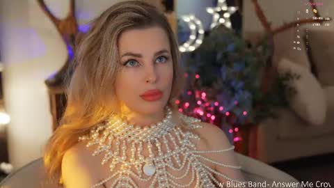 _lady__m_ online show from July 6, 2026, 11:29 pm