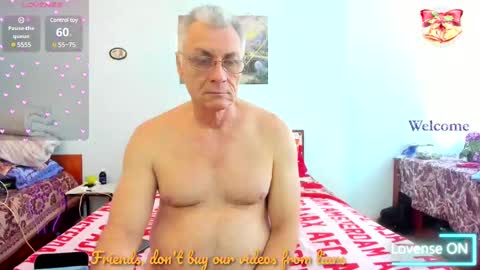 Snapshot of _lady_red_ chatting on March 2, 2025, 8:59 am Lory online show from March 2, 2025, 8:59 am
