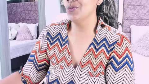 NAILHA SAJANI  online show from February 1, 2025, 11:54 am