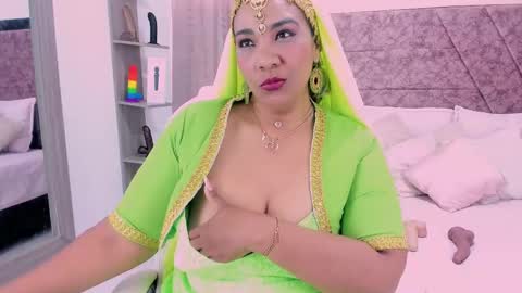 NAILHA SAJANI  online show from February 18, 2025, 3:10 pm