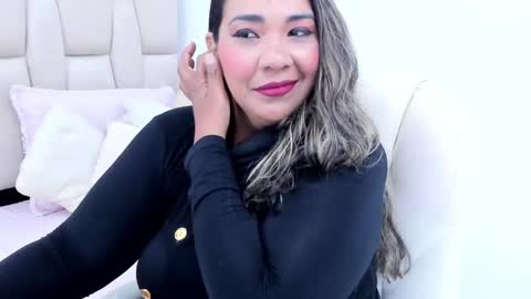 NAILHA SAJANI  online show from September 15, 2025, 7:25 pm