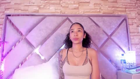 Lanna  online show from October 23, 2025, 10:58 am