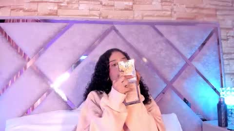 Lanna  online show from October 24, 2025, 10:55 am