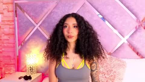 Lanna  online show from May 28, 2026, 11:40 am