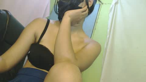 _lilies_gigi_ online show from July 17, 2026, 1:56 am
