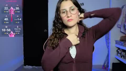 Lindasy online show from April 27, 2026, 2:53 am