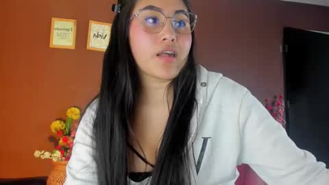 Ivy 3 online show from November 22, 2025, 7:02 pm