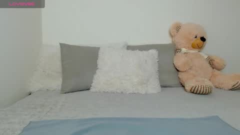 Snapshot of _little_misss chatting on January 15, 2025, 2:02 pm Mila online show from January 15, 2025, 2:02 pm