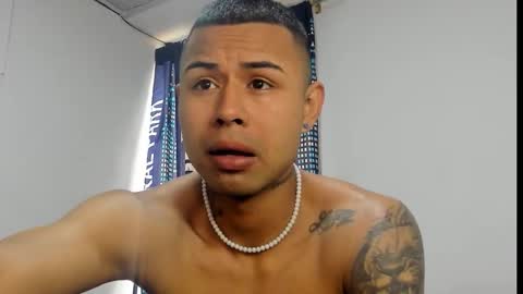 _logan_colton_ online show from November 13, 2025, 8:52 pm