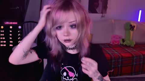 Lolly online show from November 30, 2025, 9:57 am