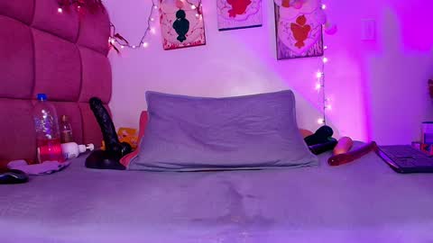 Lorrayne online show from December 31, 2024, 3:09 pm