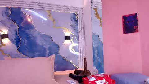 Lorrayne online show from October 21, 2025, 12:06 pm