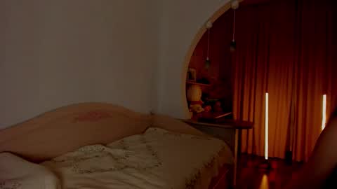 Snapshot of _lovely_lady chatting on February 21, 2025, 10:48 pm Alice online show from February 21, 2025, 10:48 pm