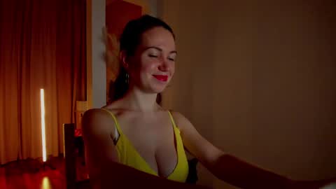 Snapshot of _lovely_lady chatting on March 5, 2025, 7:49 pm Alice online show from March 5, 2025, 7:49 pm