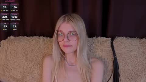 Monica online show from October 25, 2025, 5:08 pm