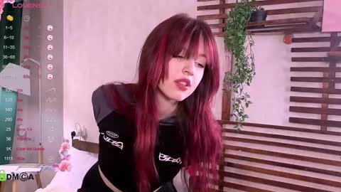 Snapshot of _lucystars chatting on November 17, 2025, 2:23 pm _lucystars online show from November 17, 2025, 2:23 pm