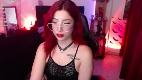 Snapshot of _lucyx__ chatting on September 13, 2025, 12:54 am Queen. Help me reach 100 thumbs up online show from September 13, 2025, 12:54 am