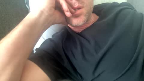 _lululeo_ online show from May 7, 2026, 1:22 am