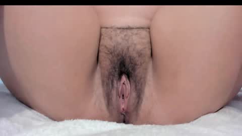  luna  sweet  online show from March 25, 2026, 7:42 pm