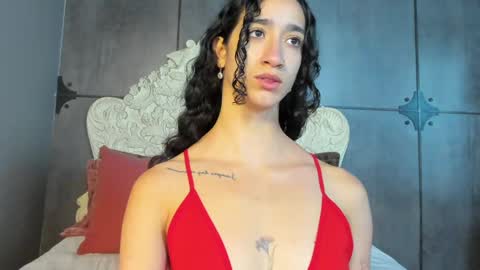 Snapshot of _luna_dupont_ chatting on December 11, 2024, 12:02 pm Luna online show from December 11, 2024, 12:02 pm