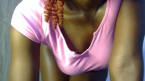 Snapshot of _luna_nyx chatting on September 28, 2025, 5:24 am Luna online show from September 28, 2025, 5:24 am