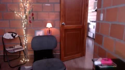 Snapshot of _lunablondie_ chatting on December 2, 2024, 12:18 pm _lunablondie_ online show from December 2, 2024, 12:18 pm