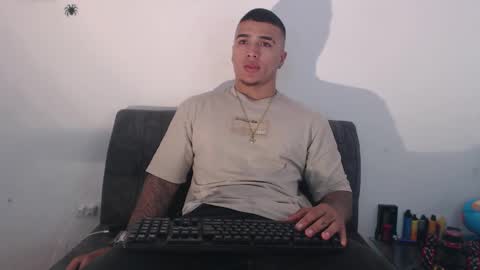 Snapshot of _luxury_23 chatting on January 27, 2025, 12:48 pm STIVEN online show from January 27, 2025, 12:48 pm