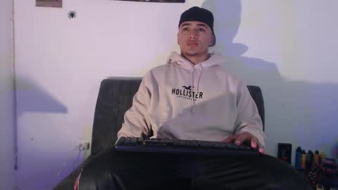 Snapshot of _luxury_23 chatting on January 28, 2025, 12:11 pm STIVEN online show from January 28, 2025, 12:11 pm