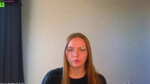 Snapshot of _lysafeta_ chatting on September 12, 2025, 10:04 am Welcome guys Pleasure to see you all here My name is Lysafeta and MichaelaTip menu is active Private is open online show from September 12, 2025, 10:04 am