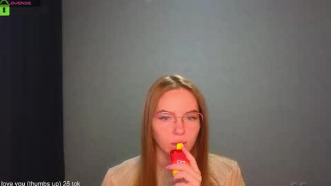 Snapshot of _lysafeta_ chatting on October 24, 2025, 5:15 am Welcome guys Pleasure to see you all here My name is Lysafeta and MichaelaTip menu is active Private is open online show from October 24, 2025, 5:15 am