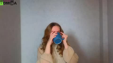 Snapshot of _lysafeta_ chatting on February 26, 2026, 6:34 am Welcome guys Pleasure to see you all here My name is Lysafeta and MichaelaTip menu is active Private is open online show from February 26, 2026, 6:34 am