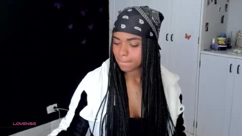 Snapshot of _marcela_22 chatting on October 5, 2025, 9:56 pm MARCELA online show from October 5, 2025, 9:56 pm