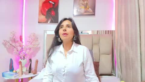 _marcela__ online show from May 15, 2026, 12:12 pm