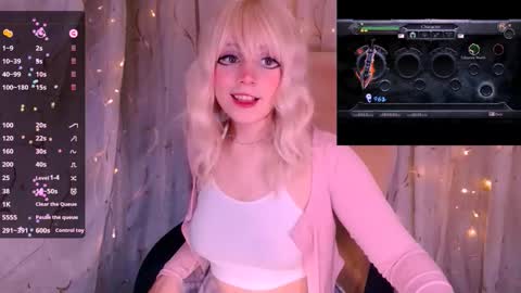 Snapshot of _marcelline_ chatting on October 25, 2025, 9:06 am Kira online show from October 25, 2025, 9:06 am