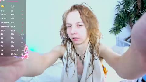 Snapshot of _mari_so chatting on May 4, 2026, 8:21 am Scarlett online show from May 4, 2026, 8:21 am