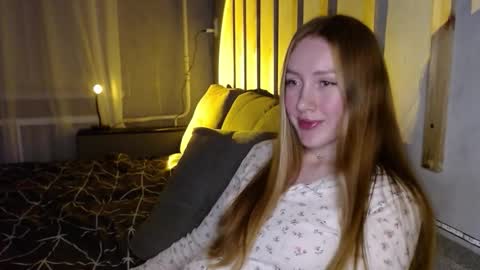 Snapshot of _marianne_ chatting on November 5, 2025, 6:08 pm online show from November 5, 2025, 6:08 pm