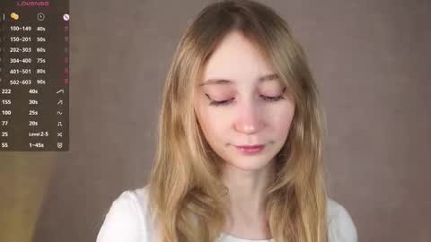  Gwen  online show from October 3, 2025, 3:36 am