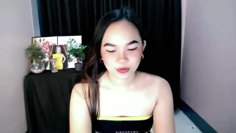 _maureen_ online show from September 10, 2025, 10:48 am