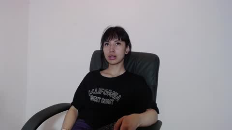 Snapshot of _mavis2 chatting on September 25, 2025, 7:50 pm Mavis online show from September 25, 2025, 7:50 pm