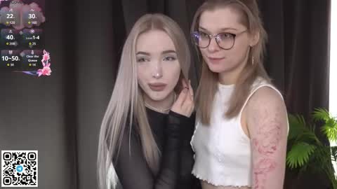 Elva and Kate  online show from September 14, 2025, 7:29 am